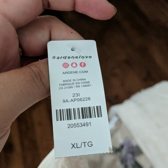 Lace crop top - Picture 3 of 3